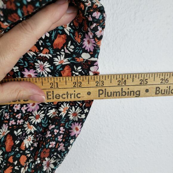 Torrid Women's 1X Side Cutout Babydoll Top Dark Ditzy Floral Flutter Sleeve New - Picture 4 of 12